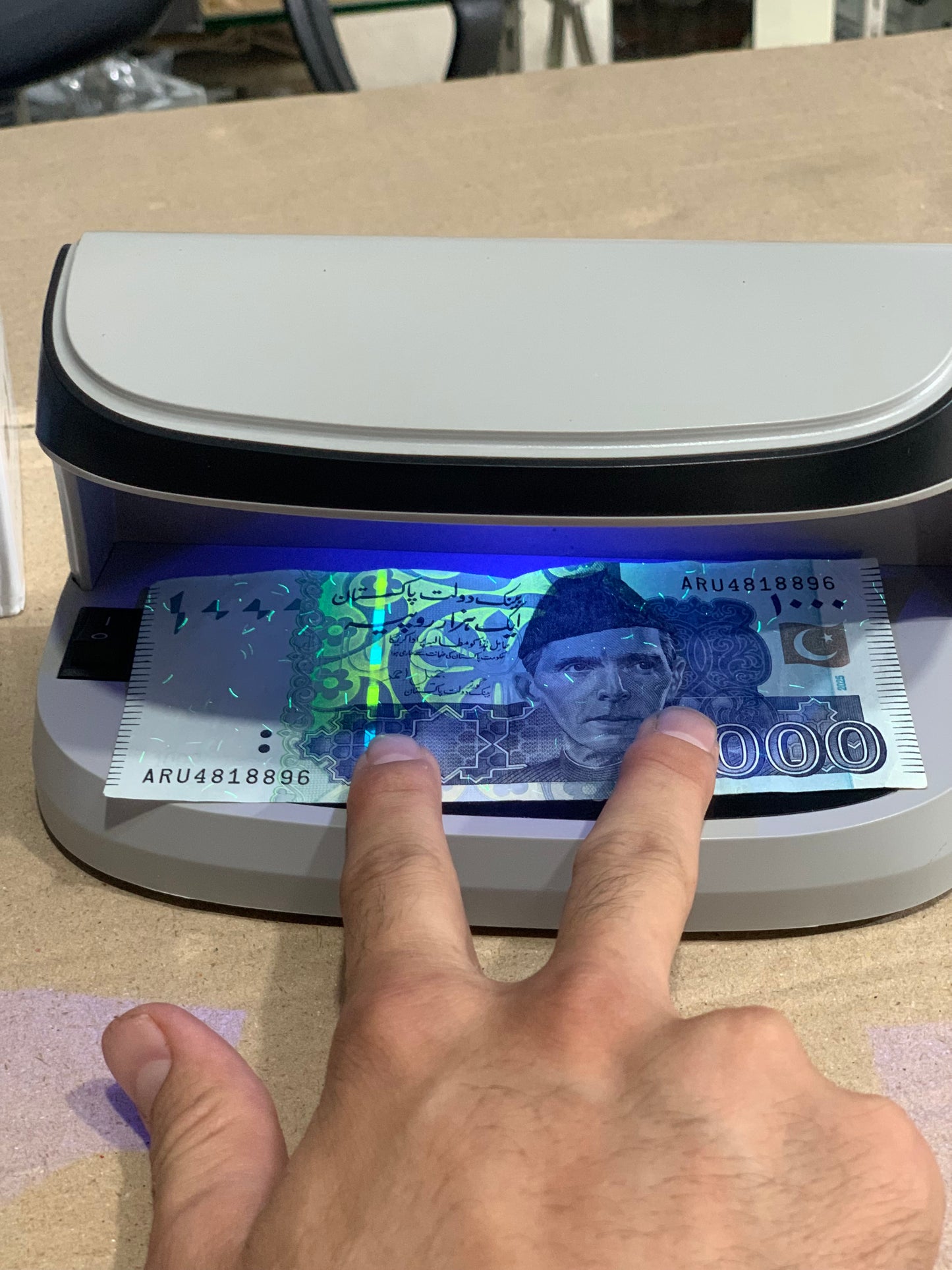 Rechargeable Fake Money Detector – Portable & Accurate Currency Checker