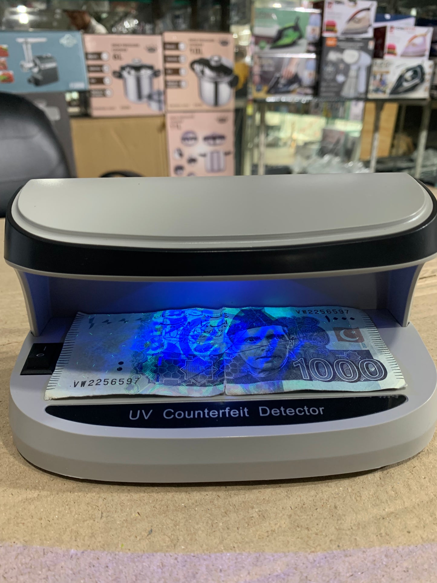 Rechargeable Fake Money Detector – Portable & Accurate Currency Checker