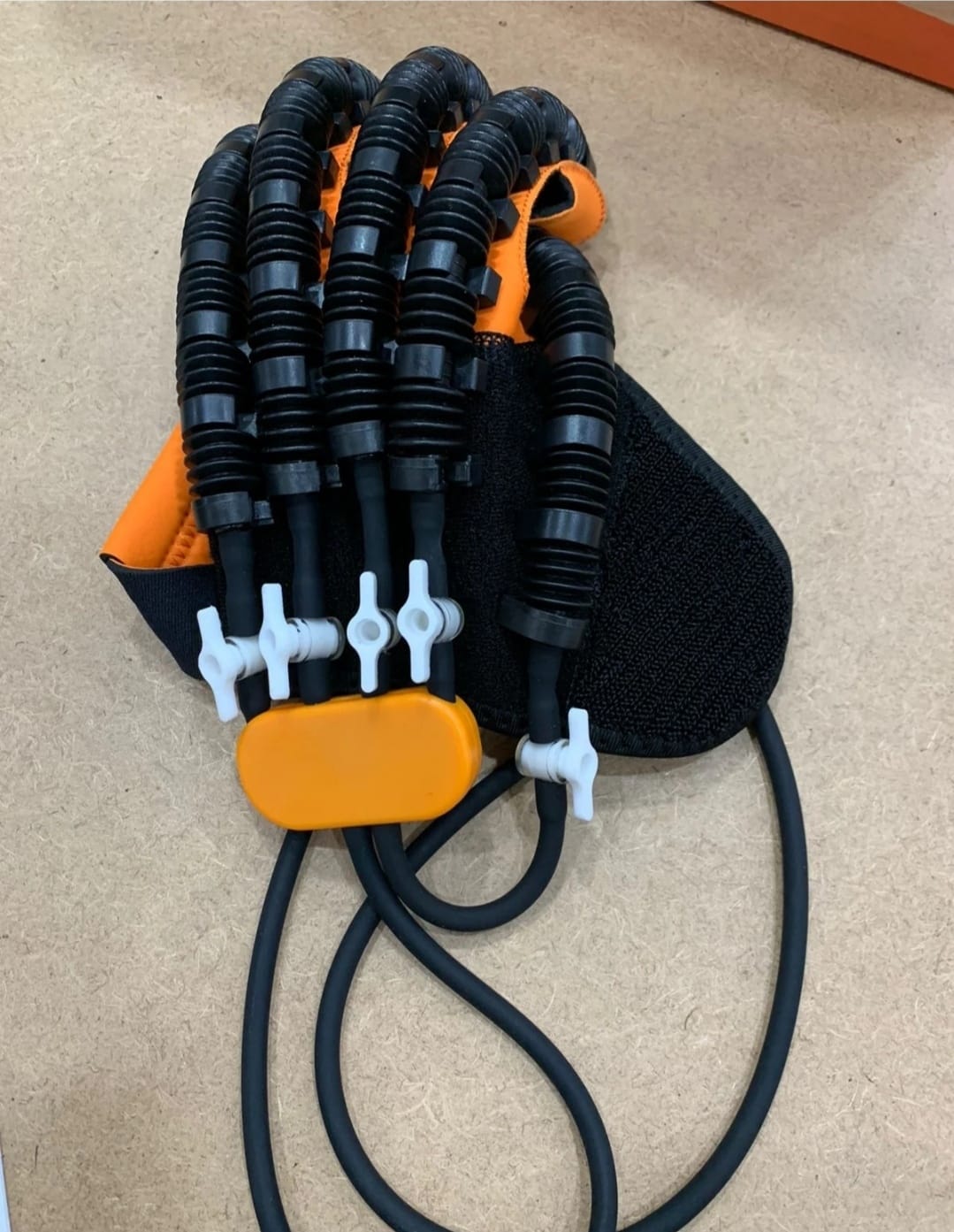 Portable hand triner meshine.   Double hand