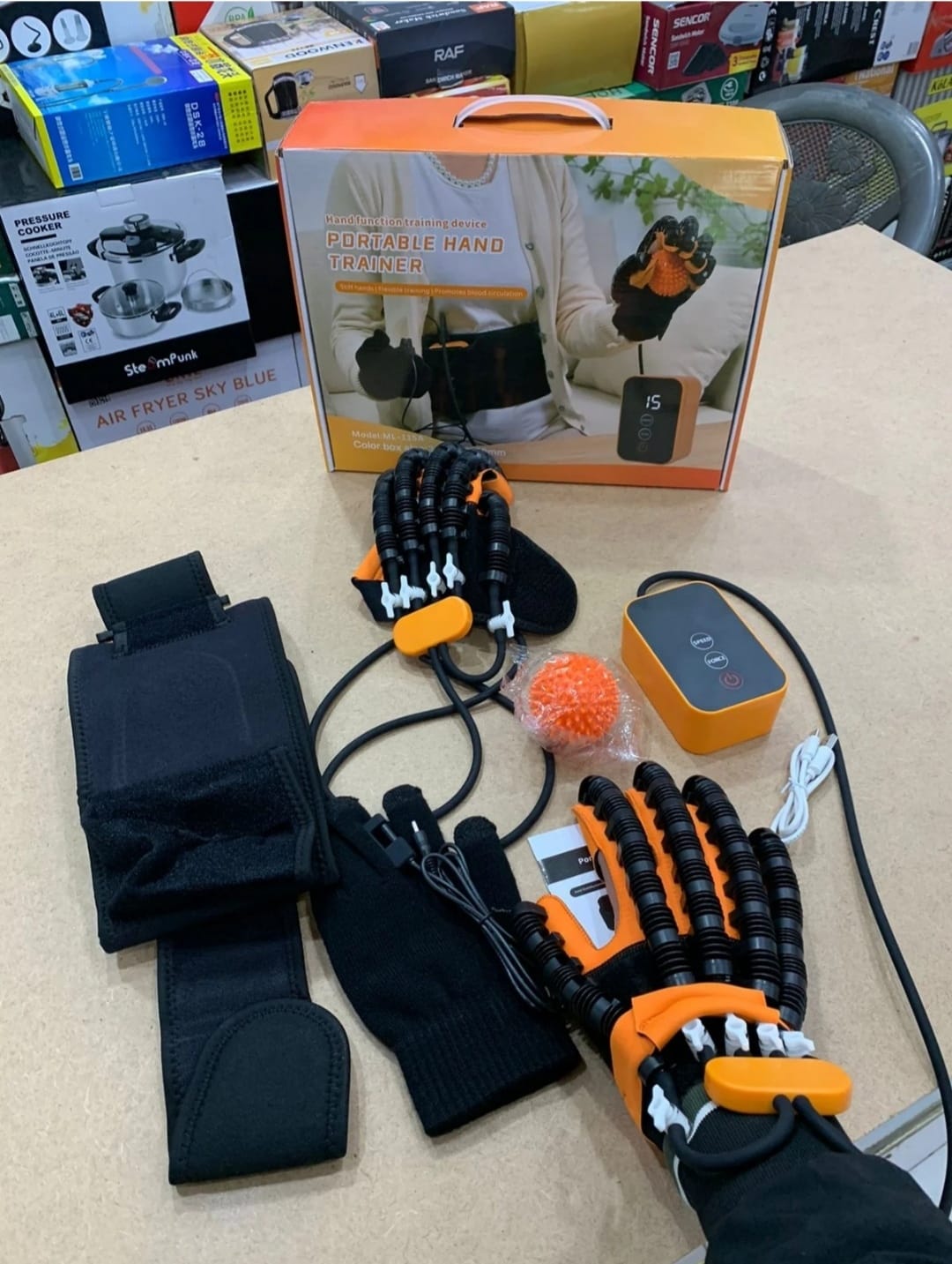 Portable hand triner meshine.   Double hand