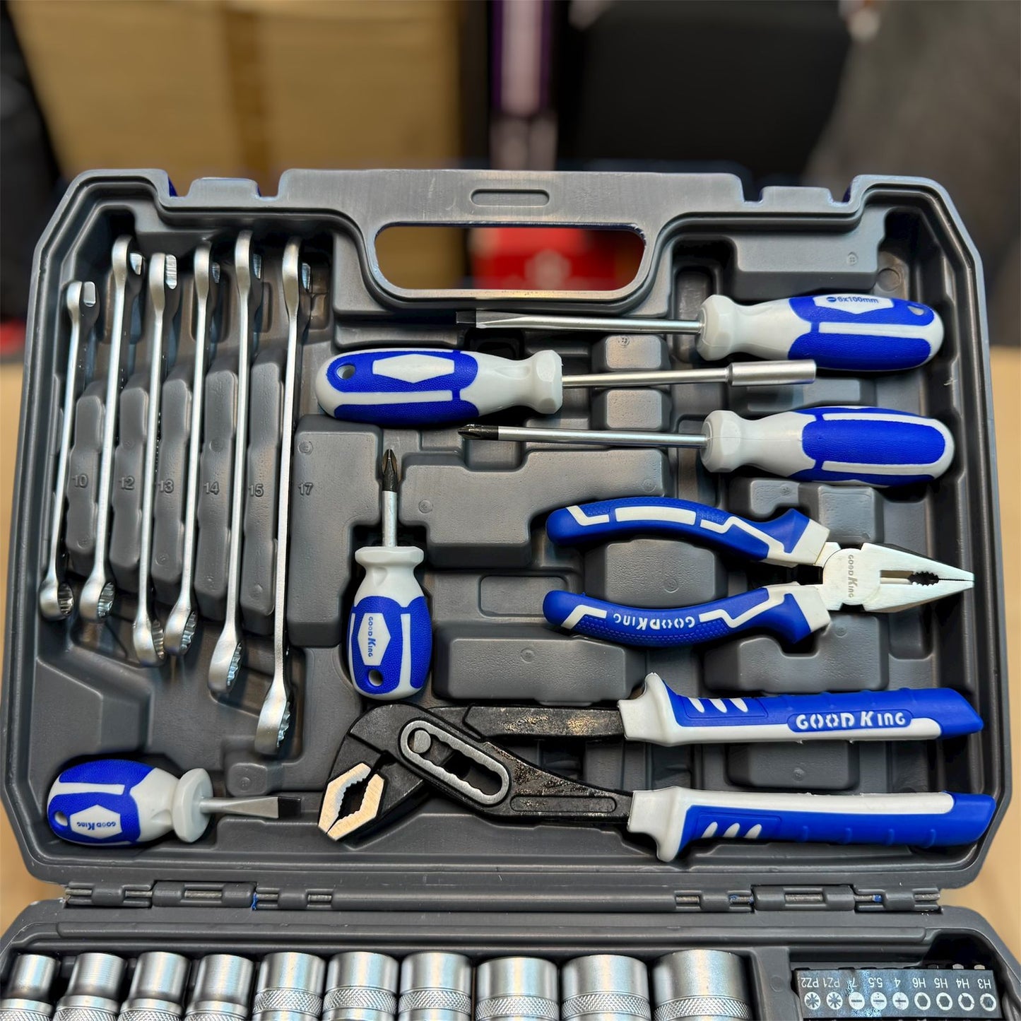 Russia GOOD KING Commercial 61 pcs tool bo