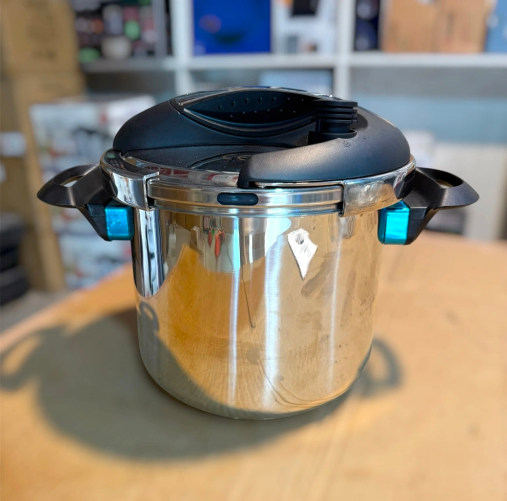 Lott Imported Stanless Steel Automatic Pressure Cooker 7L